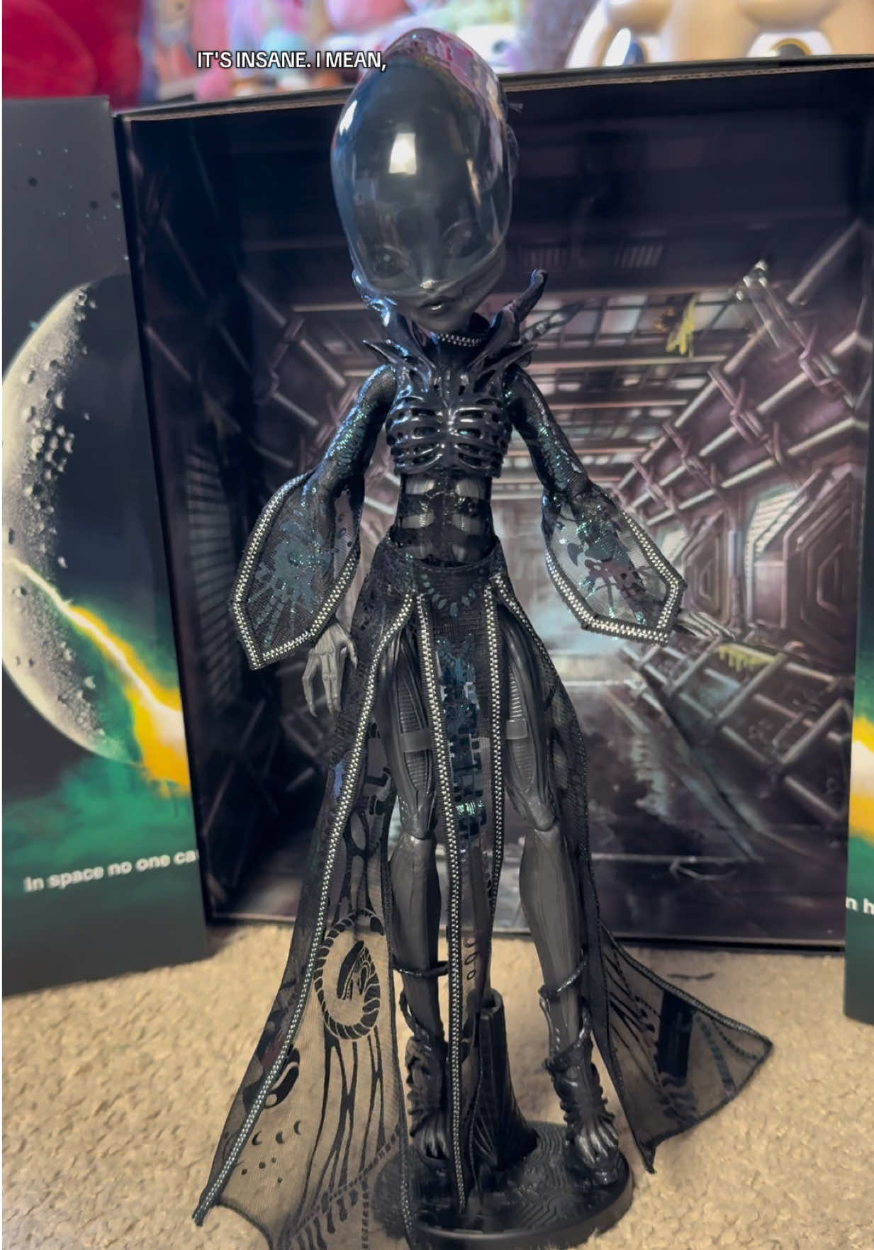 Unboxing the Monster High Alien Skullector Doll 🖤💚 she’s perfect!!!!! I’m so obsessed!!!!! @Monster High @MattelCreations #alien #alienvspredator #xenomorph #monsterhigh #skullector 