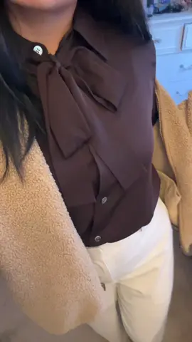 i’ve been waiting to use this blouse and i can finally wear it 🐻 #grwm #grwmforschool #college #outfitinspo #outfit 