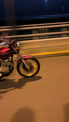 最近、中途半端に族仕様のネイキッド増えすぎて目障り。旧車も買えないガキは大人しく純正で乗っててください😅#東京 #gs400#メット脱いだら…#バイク#納車