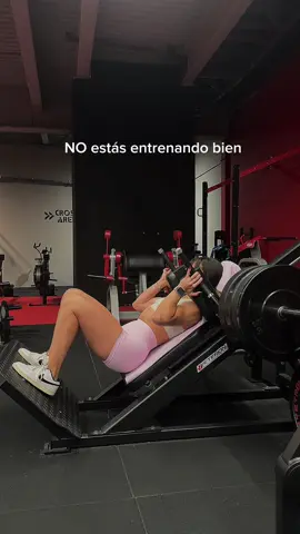 El día de pierna siempre va a ser mi peor pesadilla 💀 EXPLICACIÓN ⬇️ La mayoría no se exige lo suficiente, nunca llegan al fallo real. Hacer muchas series o repeticiones no significa entrenar pierna correctamente. La clave está en sentir cada músculo trabajando al máximo y llegar al verdadero fallo muscular. #fyp #GymTok #Fitness #Gym #fitnesslife #GymLife #piernas #leg #legday #hack #hacksquat #gymgirl #gymrat #fallomuscular #fallo #entrenamiento #fuerza 