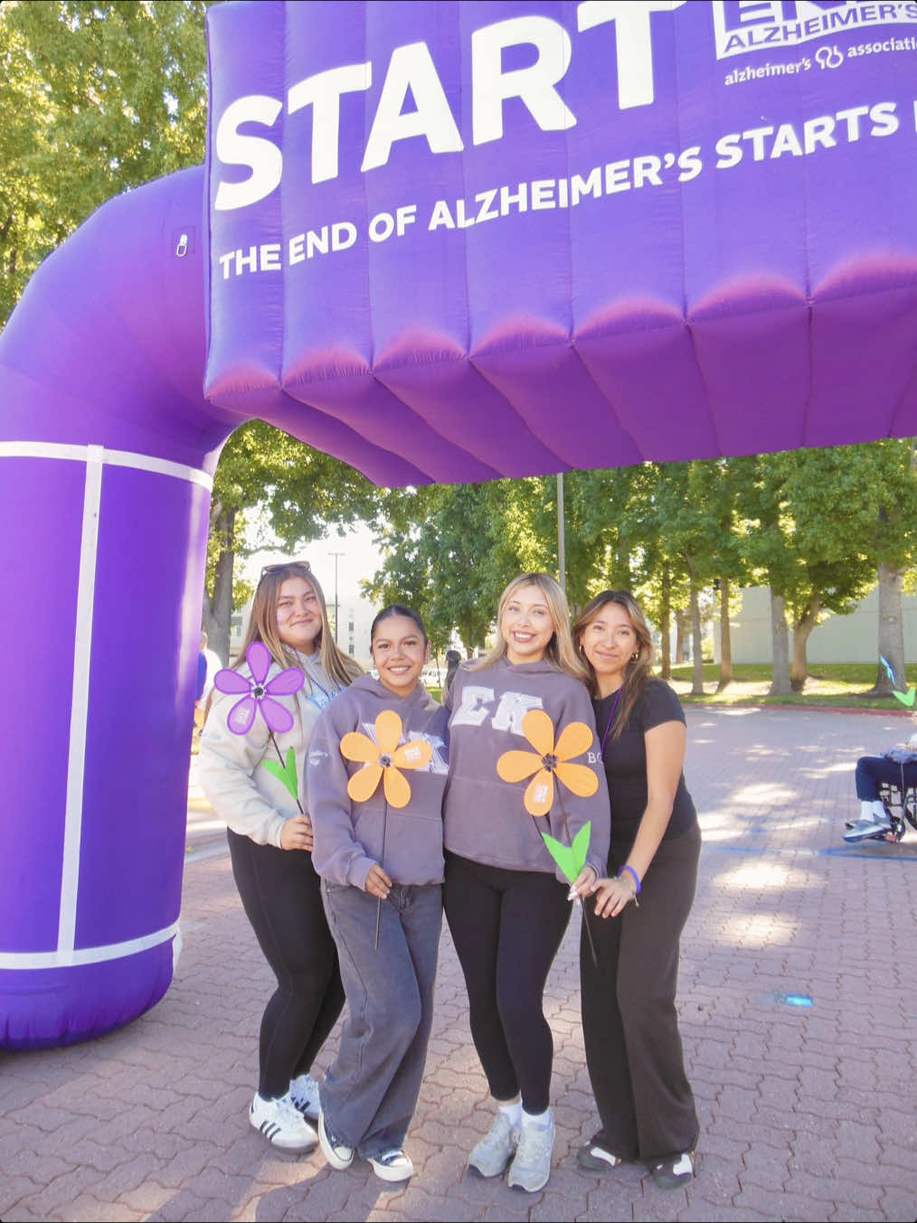 This weekend, Sigma Kappa joined the annual Walk to End Alzheimer’s to honor, support, and remember those affected by this disease. Every step brings us closer to a world without Alzheimer’s💜🎗️🕊️ #endalz #sigmakappa #philo 