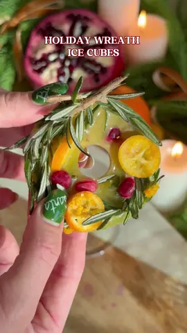 Your holiday cocktails will be unforgettable with these Holiday Wreath Ice Cubes! 🎄✨ 🍊 Slice kumquats. ❤️ Harvest pomegranate arils. ✨ Zest an orange. 🌿 Snap rosemary stems. 🌲 Place rosemary stems in molds to create wreaths. 🍋 Garnish with kumquats, pomegranate, and zest. ❄️ Fill molds with orange juice and freeze for 3 hours. 🥂 Serve with Prosecco for the ultimate holiday sip. Cheers! 🍾❄️ Grab your holiday cocktail essentials here: https://amzn.to/49f2x3B