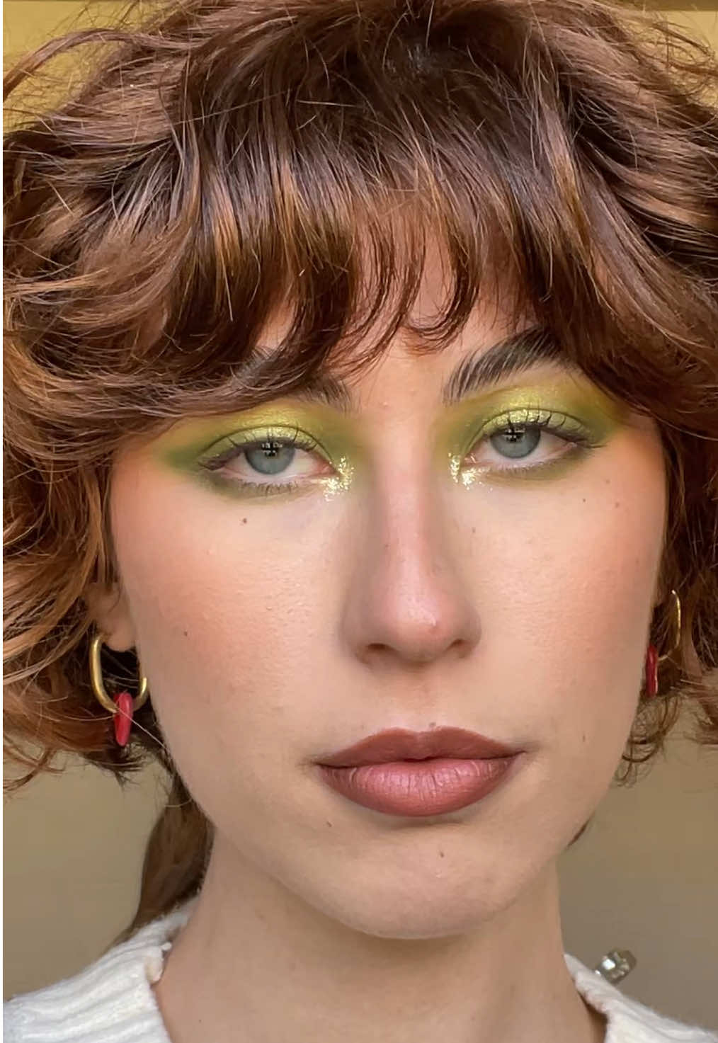 Used @BEAUTY BAY earthy palette, @Anam Cosmetics glitters in gold, @PINKHONEY honey glue, @KIKO Milano maxi mood mascara #glittermakeup #greenmakeup #fallmakeuplook #fallmakeup #glittereyeshadow 
