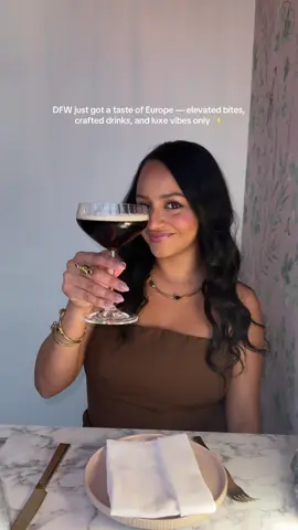 @elainescocktailkitchen is a new restaurant lounge in Frisco that’s a must visit! Great drinks, vibes and food! Was very impressed! #frisco #dallas #dallasfood #Foodie 