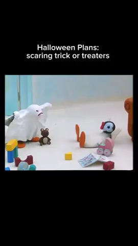 trick or treaters aren’t the only ones having fun this year #pingu #nootnoot #halloween #trickortreat
