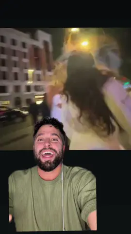 Impresionantes imágenes de Rosalía corriendo por Gran Vía rodeada de fans #rosalia 