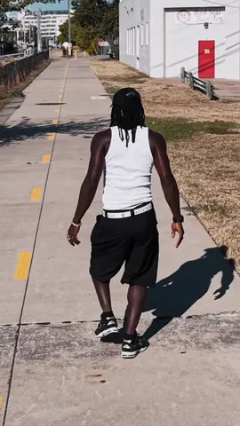 Mood 😍🔥 Song: “FriendZone” by Madara Dusal (Song link in my Bio 🔥) . . #dancing 