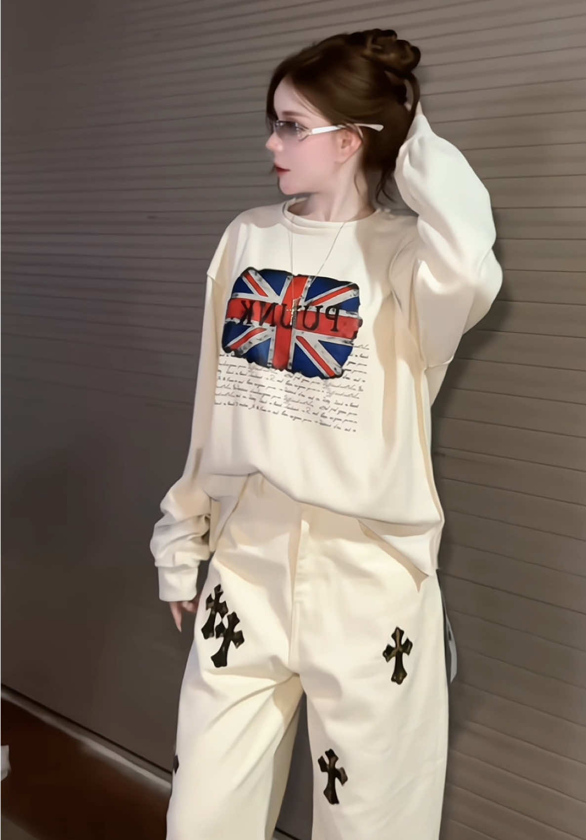 “Bạn càng yêu bản thân mình thì bạn càng ít phải chịu đựng những điều vô nghĩa.” #lethithanhtuy #pônstore #lenxuhuong #hottrend #fybシ 