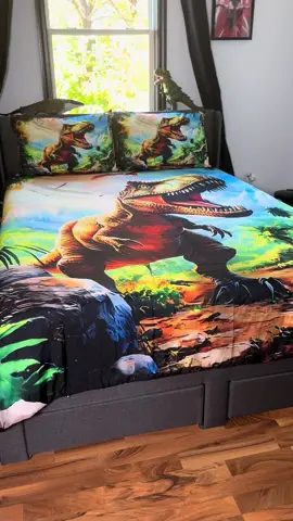 Convierte la habitación de tu peque en un mundo jurásico lleno de color 🦖✨ Este juego de cama con diseño de dinosaurios tiene una impresión digital de alta calidad, hecha en poliéster suave y resistente. Ideal para darle un toque divertido y único al dormitorio. #decoracioninfantil #dinosaurios #tiktokshopcreatorpicks #tiktokmademebuyit #tiktokfalldealsforyou 