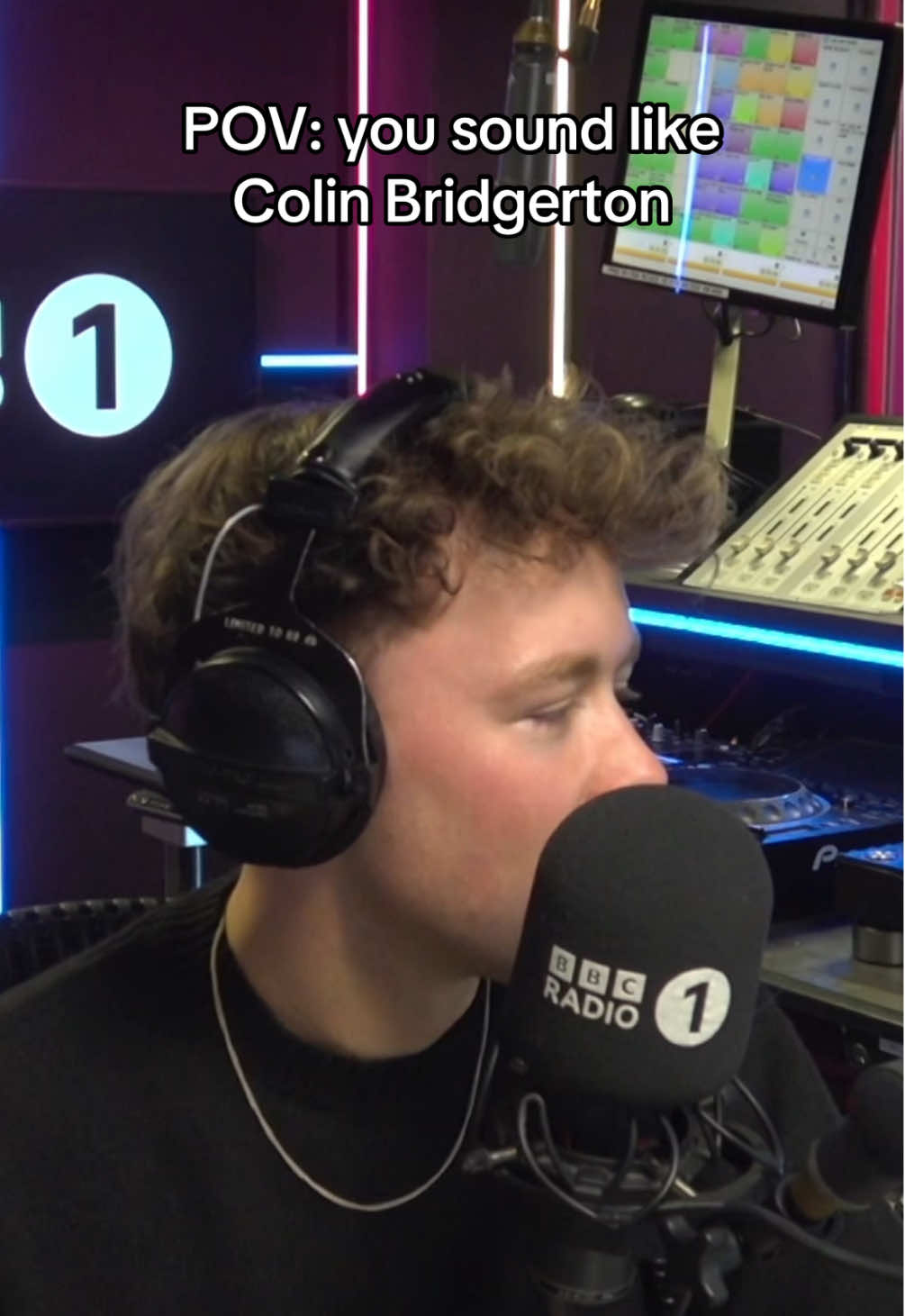 Just getting prepped for @Bridgerton season 4 - any other quotes we should get Sam to say?  #bridgerton #colinbridgerton #penelopefeatherington #tvseries #radio1 