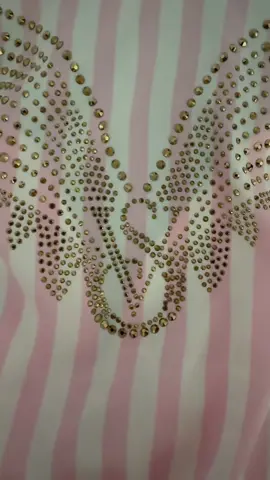 So pretty  #victoriassecret  #victoriasecretfashionshow  #victoriasecret2025  #pink  #fyp 