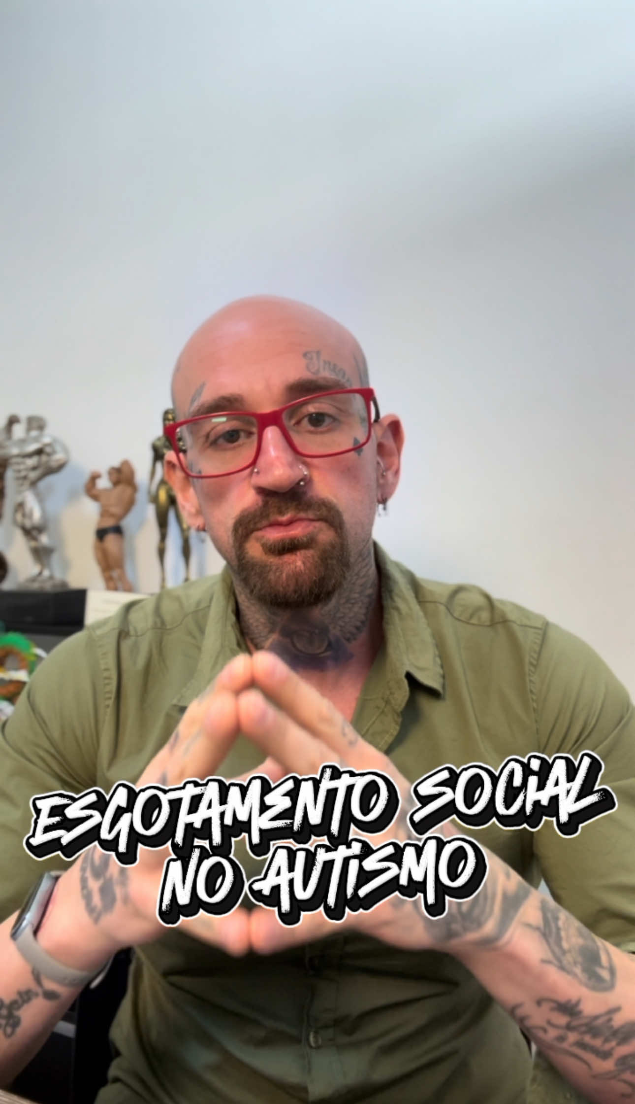 O esgotamento social é comum no autismo. Mesmo depois de momentos bons, o cérebro precisa de silêncio pra se recuperar. Não é isolamento — é autocuidado. 💙 Pesquisas já mostram que o autistic burnout vem da sobrecarga de estímulos e do esforço pra se encaixar (Raymaker et al., 2020 – Autism in Adulthood). 🧩 #WGNeurodivergente #AutismoAdulto #Autismo #BurnoutAutista #EsgotamentoSocial 