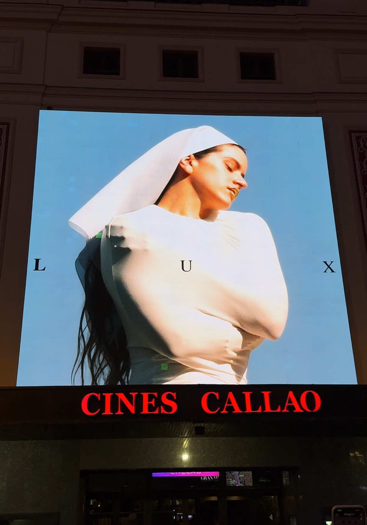 Es oficial! @La Rosalia presenta su nuevo álbum LUX en Callao ✨ #highxtar #rosalia #lux #r4 