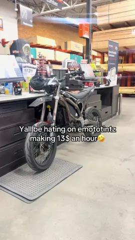 900 orders at 13 ofc bro is behind 😭 @EmotoTintz  #ultragraham #surron #1 #emototintz 