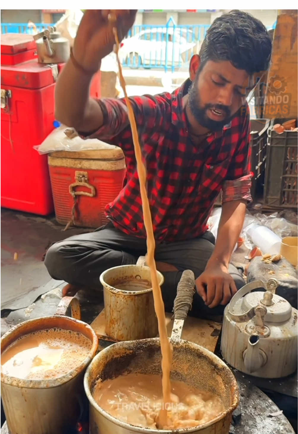 Visitamos el puesto de capuchino nivel Dios 🇮🇳#india #indianfood #streetfood #comidacallejera #fyp 