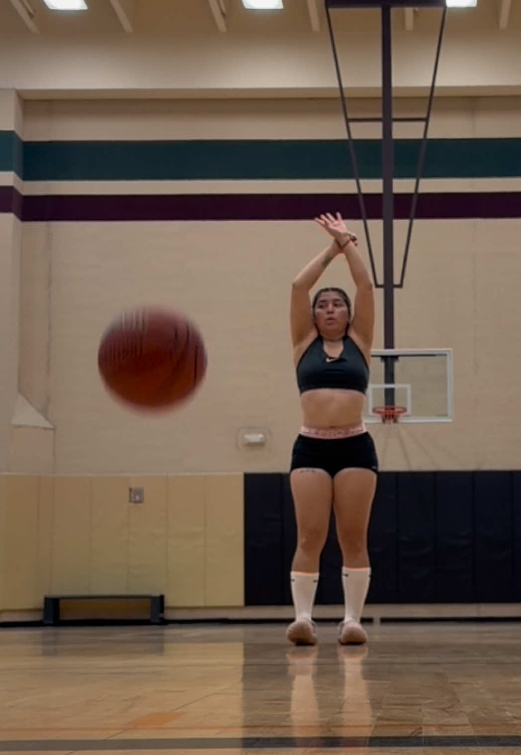 Today I went to yoga class, then worked on legs. And finished by working my arms by playing basketball 🏀 #hoops #basketball #gym 