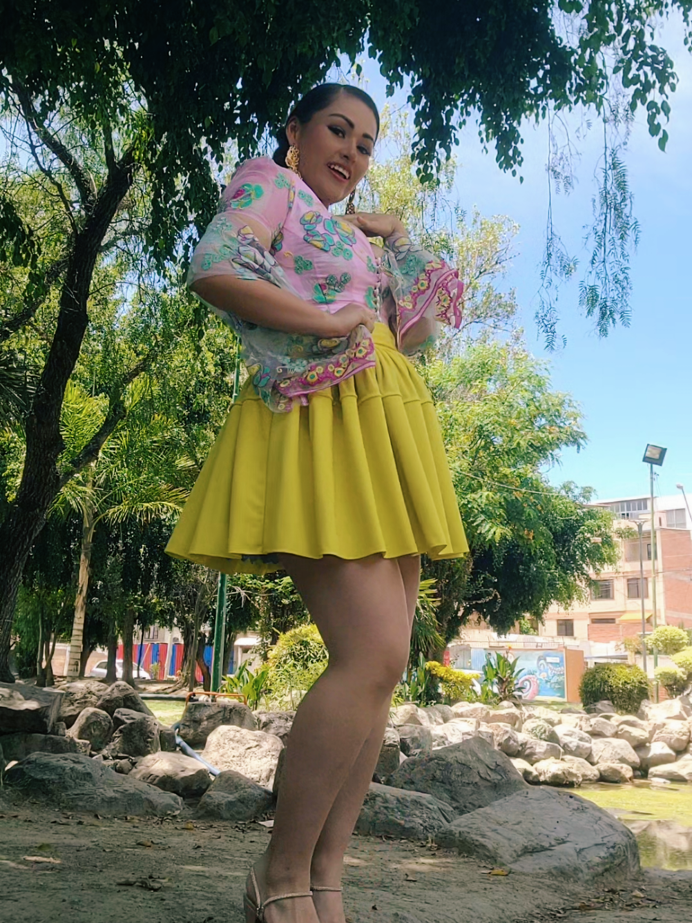 Estoy amando esta nueva colección @K’achamosita  😍😍😍  #mujerdepollera #boliviana🇧🇴 #modelo #nuevacoleccion #kachamosita 