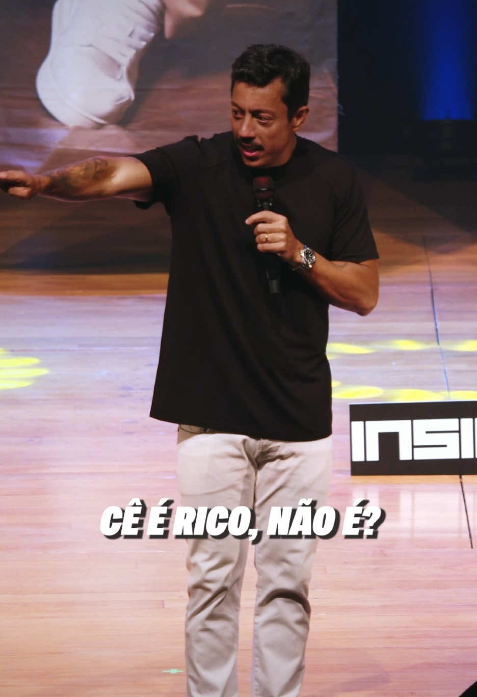 Quebrou o pé? O dentista resolve. 🚨 Atenção! 👇🏼 Próximos shows: 🗓️ 25.10 - Campo Grande/MS (Extra) 🗓️ 26.10 - Dourados/MS 🗓️ 31.10 - Porto Alegre/RS (Extra) #renatoalbani #comedia #standupcomedy #comedy #humor 