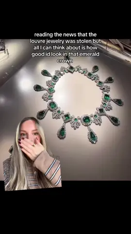 would really bring out my eyes 🤤🤤 #louvrejewels #louvreheist #emeraldlover #finejewelry #omg 