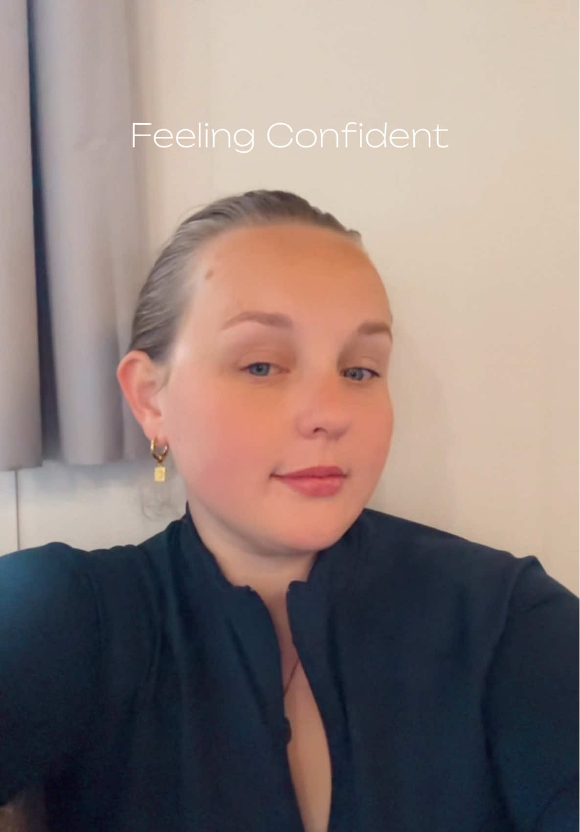 I’ve been feeling amazing 🙌🏻 Before September I was drinking less than a cup to none of water every day. And disgustingly over 3 cans of coke a day easily. I was a huge sweet tooth and I ate out of boredom and overate not thinking about it. I didn’t want to play much because being active made me tired. I was constantly having headaches and it sucked.  Now I drink 2 litres a day. I try and stick within a calorie deficit or I’m aware of what I’m eating and not restricting myself to make myself fail. I don’t have much headaches and when I do it’s my body telling me to get moving.  I’m replacing my breakfast with a meal replacement protein shake @thecollagen.co that helps with my wellbeing, hair, weight loss, cellulite ……… and that’s been working great and helping with my hunger a lot  I’m getting in over 40 minutes of walking every day or 4 to 5 times a week if I’m busy. And a 15 - 30 minute workout 5 times a week. Although the scale can stay still or go up some weeks I can see results and I’m feeling more confident just filming my face which is a start.  My mental has been amazing to I feel like my life is really good right now (except for the financial benefit part) but that’s not forever.  Next step is to look into what I want to be or do in the next few years because I will eventually have to work once my youngest is over 3. So that’s my goal for the next couple of weeks.  Teaching primary is a BIG maybe for me because I can se myself doing it but I need to convince myself that it’s what I want. At the end of the day I’m still young and have plenty of opportunities but at the same time I don’t want to waste the time I have.  Anyway that’s my life at the moment 🤌🏻🙌🏻 If you read up to this point your a real one 🤣 #confident #feelinggood #feelingblessed #mama #weightloss 