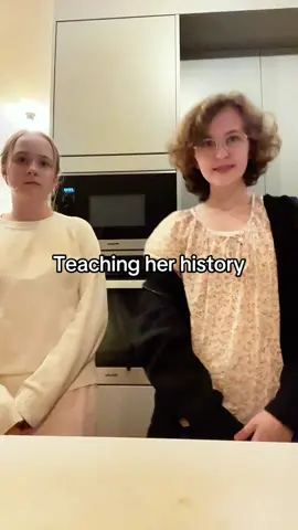 What do you mean she doesn’t know these poses??? #foryou #fyp #anime #enoshima #2020 