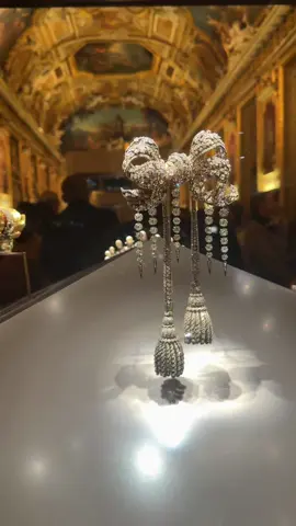 Still can’t believe these were stolen from the Louvre…the most beautiful pieces #louvre #paris #crownjewels #fyp #foryoupage 
