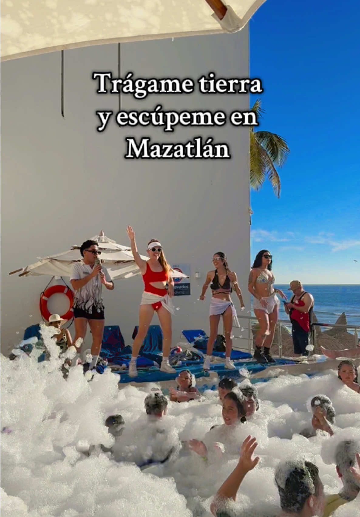 🫧Fiesta de espuma del hotel Océano Palace Mazatlán, cotiza tus próximas vacaciones en este destino y reserva con tan solo $500 🩷