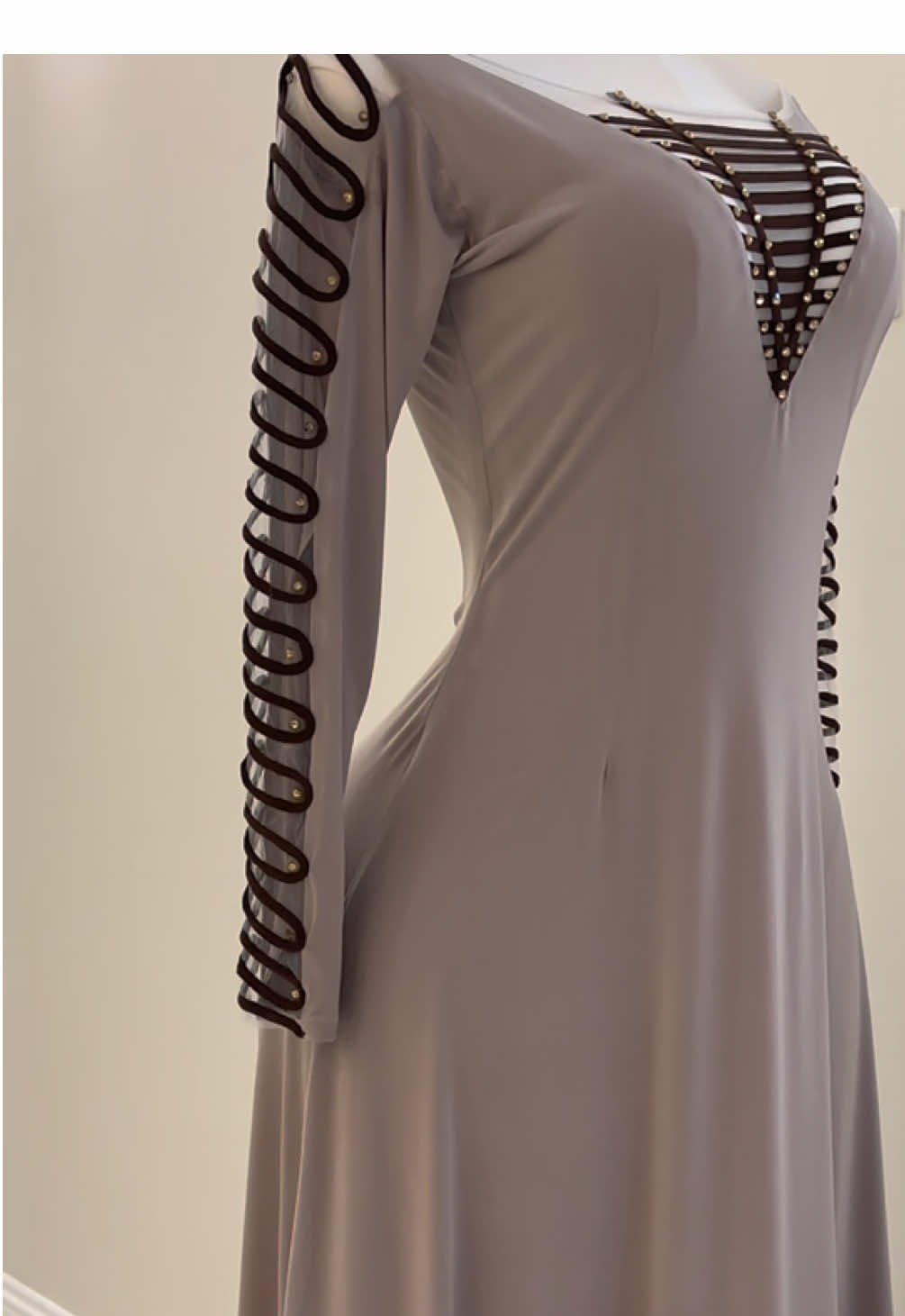 تفصيل حسب الطلب #المصممه_دلع #فساتين #بوتيك #مصممات_سعوديات #فاشن_شو 