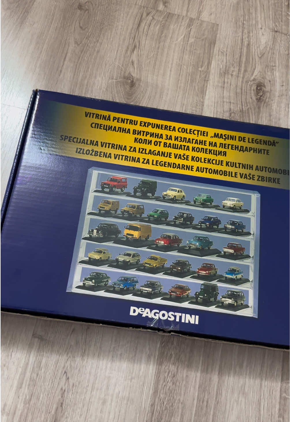 Cine a mai căuta vitrină de la DeAgostini în 2025?🤣🚗 #viralvideo #viraltiktok #foryoupage #deagostini #masinidelegenda 