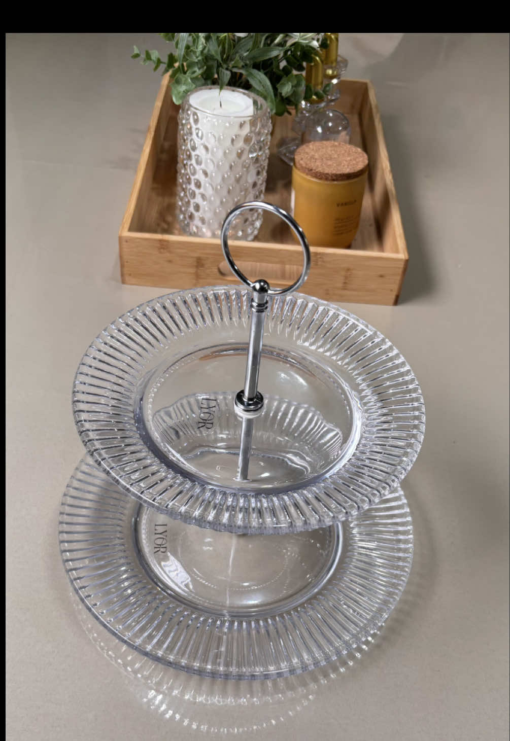 Tem como a semana ser ruim se ela já começa com recebidos pagos da nossa querida shopee? Porta doces perfeitos! Não vejo a hora de preparar uma mesa posta com ele… #comprinhasshopee #comprinhasdasemana #mesaposta #shopee #doces @Shopee Brasil 