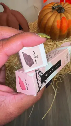 SUPER GREAT QUALITY 💄💋 #fentybeauty #fentyglossbomb #lipgloss #gloss #tiktokshopcreatorpicks 