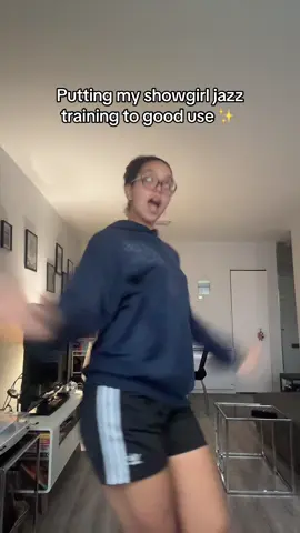 Didnt do 10 years of jazz for NOTHING @Taylor Swift #thelifeofashowgirl #thefateofophelia #tswiftok @Taylor Nation 