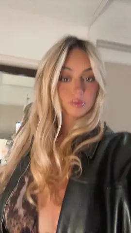 i already miss @tate mcrae @t8 hq #tatemcrae #tatemcraetour #tatertots #misspossessivetour #concertoutfit 