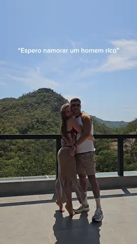 Quero um namorado rico. 💎 Rico em amor, em cuidado, em risadas sinceras, em abraço que acalma e presença que soma. . . . #relacionamento #namorado #fypシ゚ 