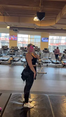 FITNESS 👟🏋🏻‍♀️#fitnessmodel #gym 