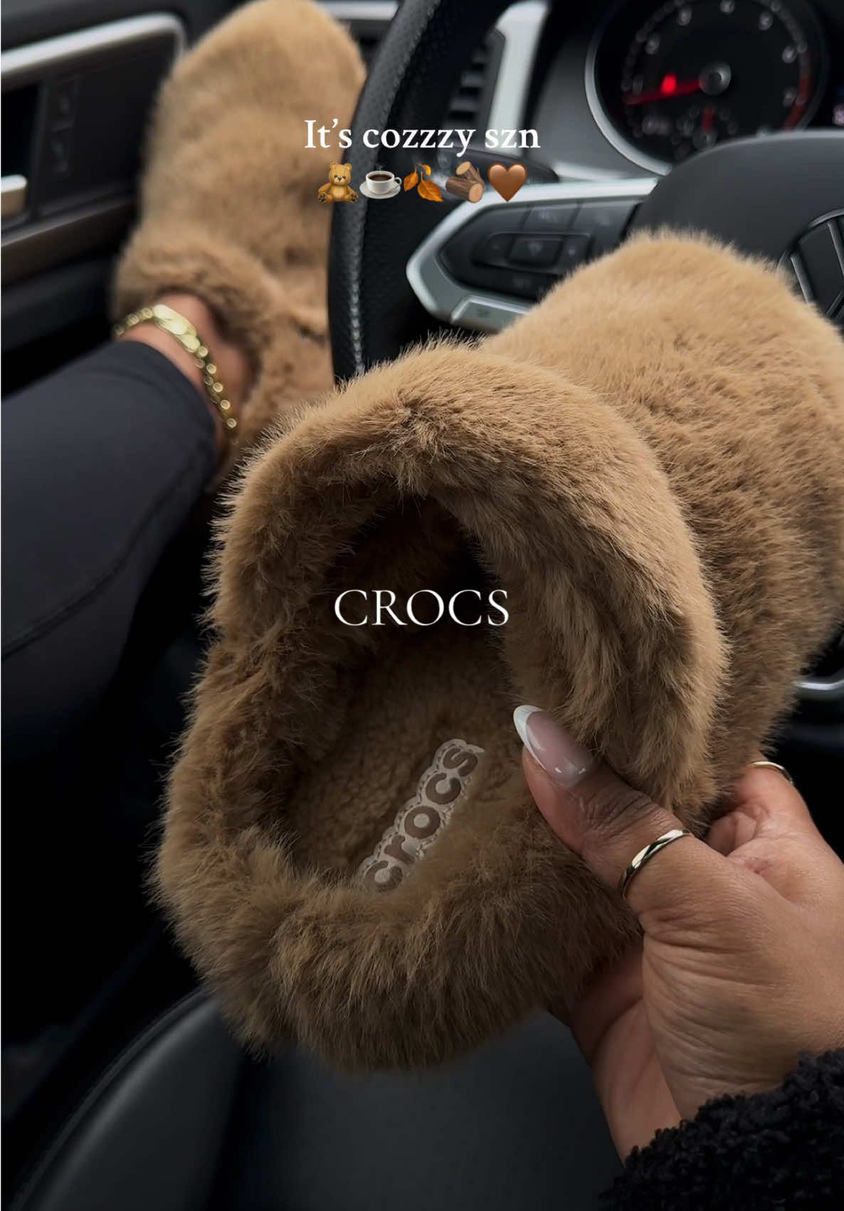 #crocs #croctober #crocscozzzyslipper #crocssuperbrandday 