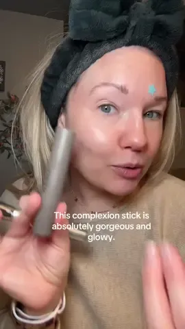 If you have dry skin or aging skin you will love this complexion stick! @MERIT Beauty #meritbeauty #foundation #glowingskin 