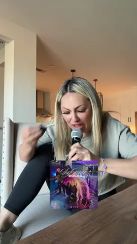 Vaya preparando esa botella, porque en Halloween estrenamos esta rolita. #elyrosariooficial #mujeresalpoder #jennirivera #lupillorivera #cancionesdedesamor 