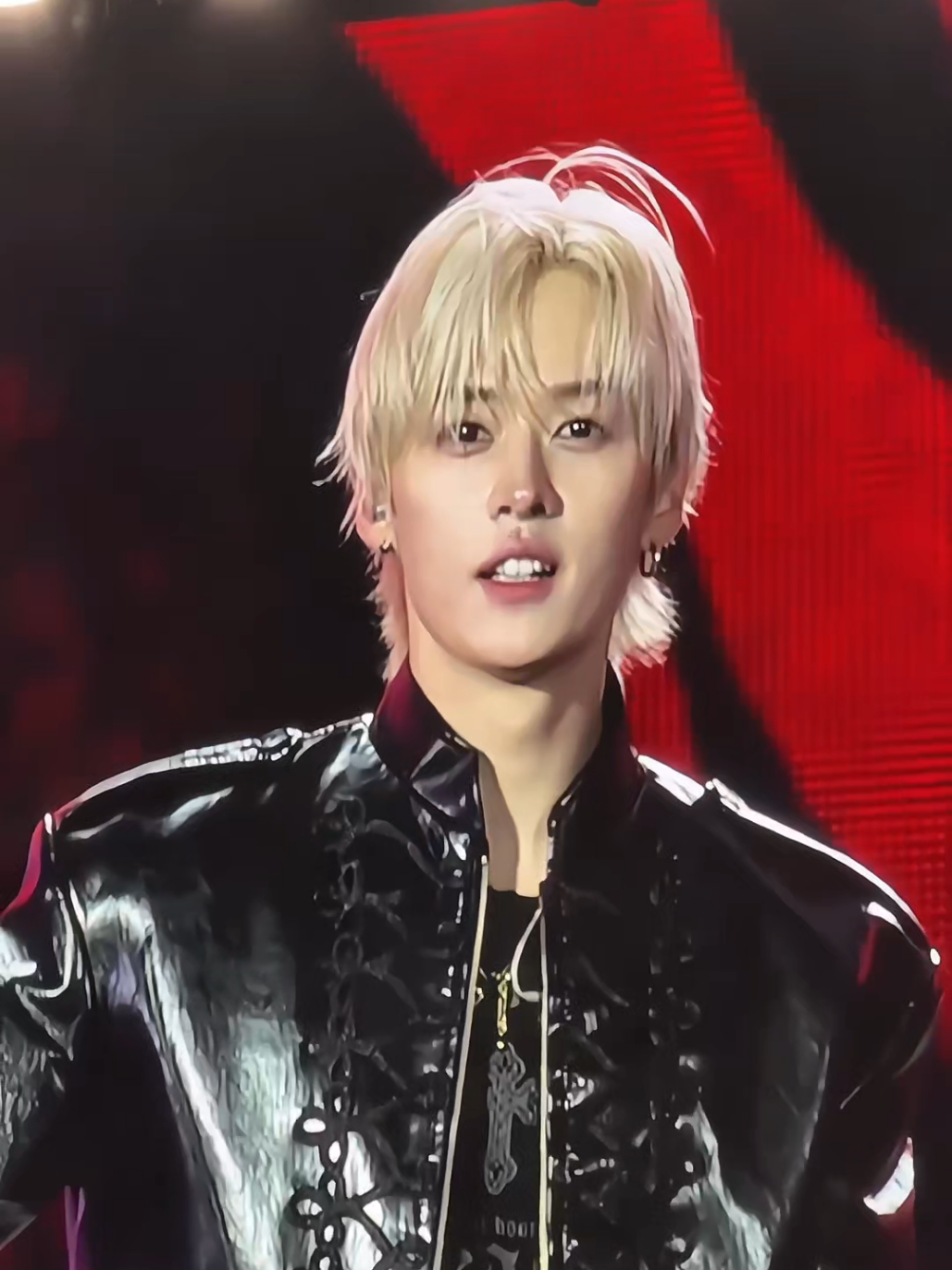 acá re muerta d amor wachoo #LEEKNOW #STRAYKIDS 