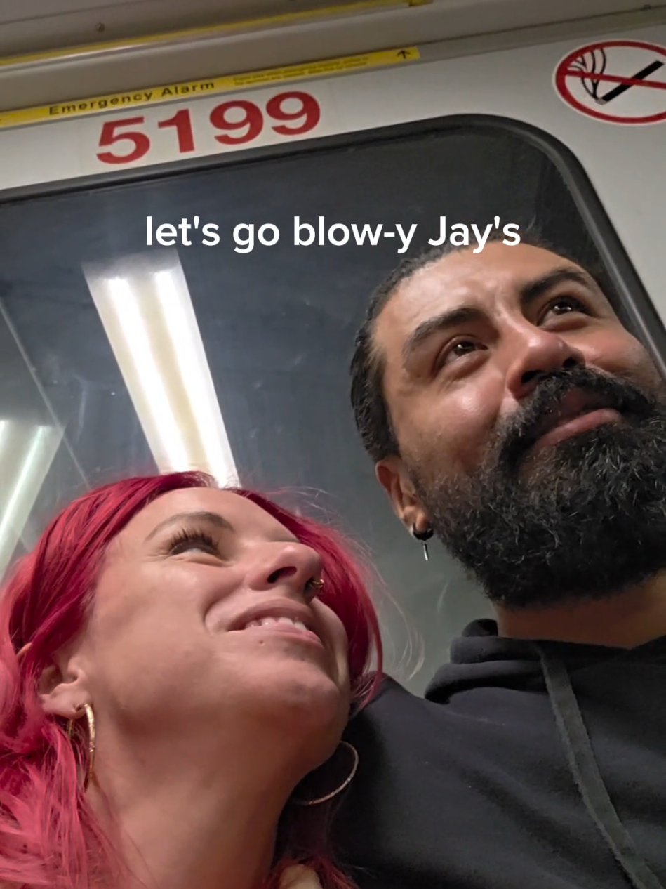 Nothing like the subway in Toronto @victorlandamendoza  #torontobluejays #seattlemariners #queromantico 