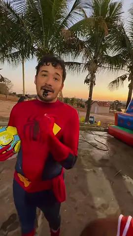 Nem o VAR resolve essa 😂⚽ Deu confusão no resultado do placar e até o juiz tá perdido 🤣💛 #GustavoTubarão #TurmaDoTubarão #BagunçaB