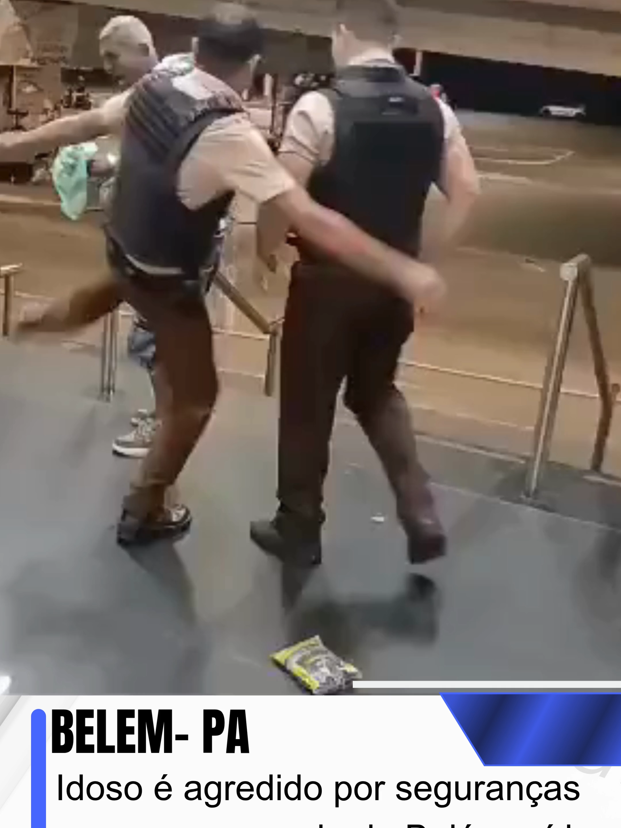 Um idoso foi agredido por seguranças no Supermercado Líder da Avenida Augusto Montenegro, em Belém, na noite de segunda-feira, 14 de outubro. O caso ganhou repercussão após um vídeo, gravado por uma testemunha, mostrar o momento em que a vítima cai de uma escada durante a abordagem. De acordo com relatos, um dos vigilantes teria afirmado que a ação foi uma “defesa do patrimônio”. No entanto, até o momento, não há informações oficiais sobre o que motivou a abordagem, nem sobre o estado de saúde do idoso. O episódio gerou indignação nas redes sociais e levantou questionamentos sobre a conduta dos seguranças. As autoridades do Pará devem apurar o caso para evitar novos episódios de abuso e garantir que os responsáveis sejam devidamente responsabilizados. #Belém #Pará #SupermercadoLíder #Violência #AbusoDePoder #IdosoAgredido #Justiça #Segurança #DireitosHumanos #ViewsNoticias