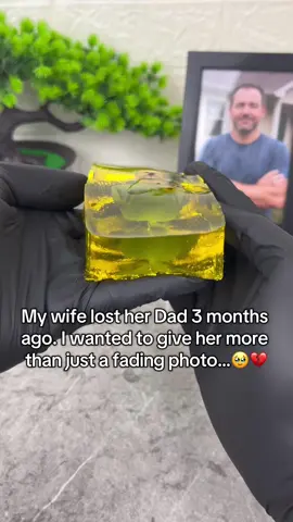 My wife lost her Dad recently and she love this gift 🎁  . . #customportrait #memoriesbringback #memories #dad #familyportrait 