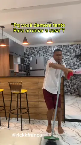 Crente arrumando a casa 😂#creatorsearchinsights #humorgospel #crente 