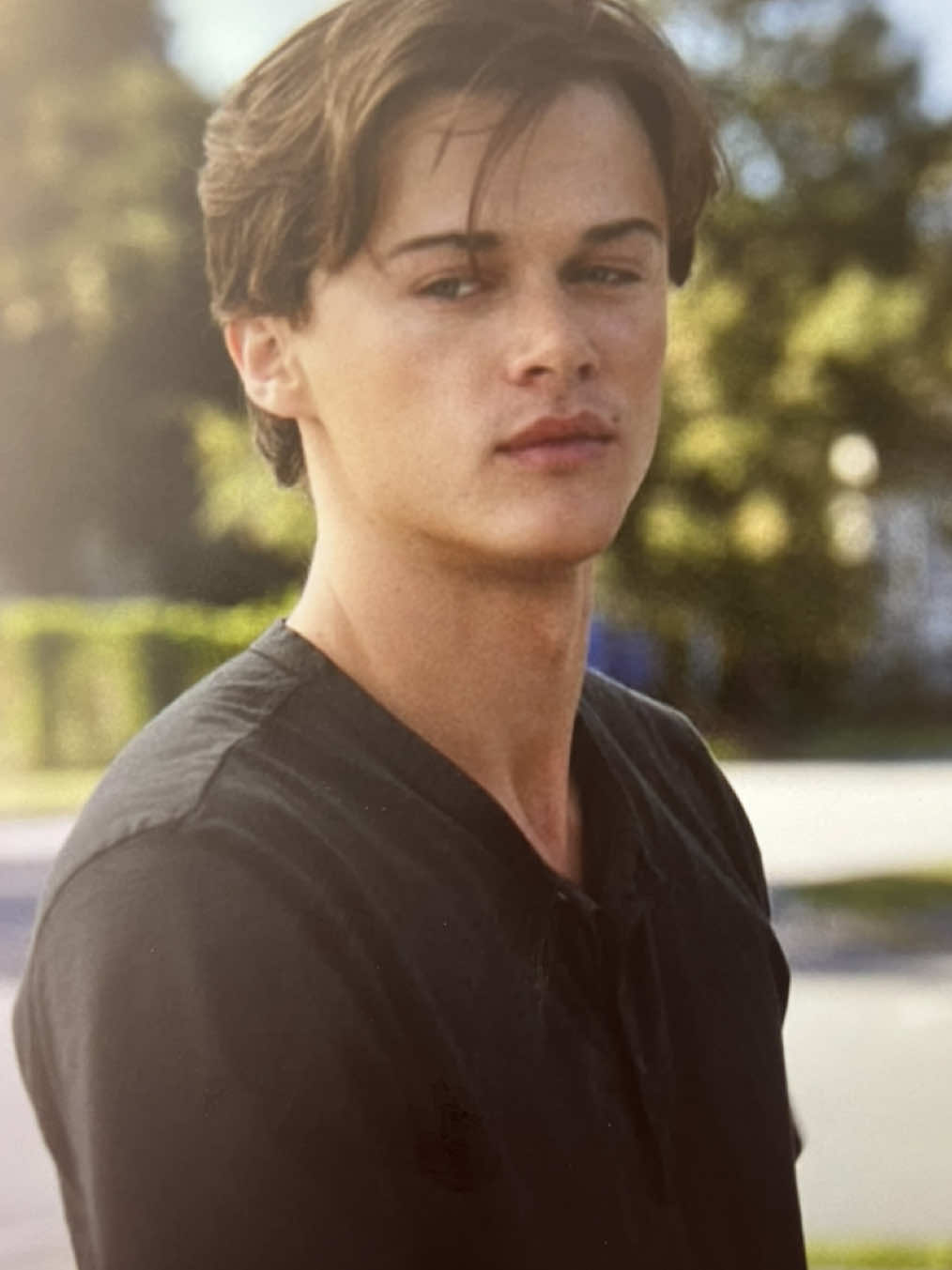 Cómo tatuo su mirada en mi cerebro???? Esa mirada tiene más química que todos los 4 años de relación de jeremiah+belly. I love sassy connie 🧡 #chrisbriney #thesummeriturnedpretty #conradfisher #tsitp #bonrad 