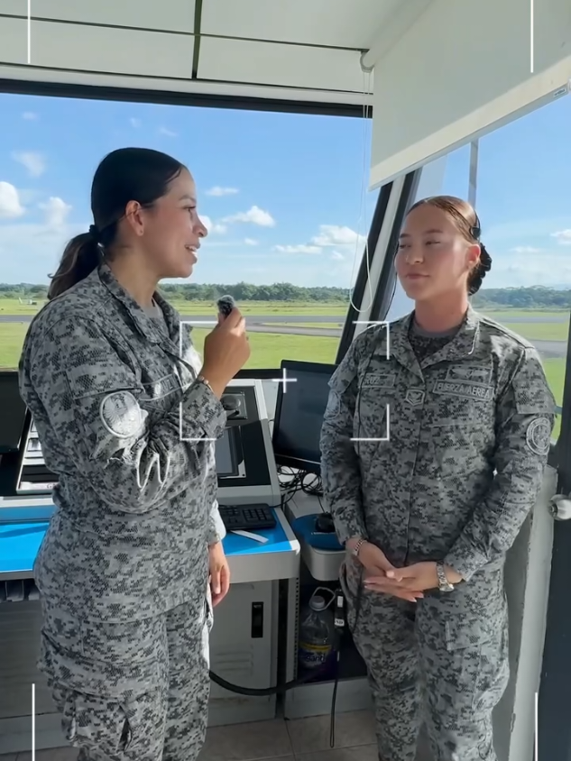 #fuerza #aeroespacial #colombiana  espectativas y desafío del controlador de tráfico aéreo son las cualidades motivación orgullo de esta importante especialidad de la fuerza aeroespacial colombiana 🇨🇴