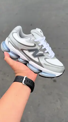 New Balance ABZORB 2000 'White Silver Metallic Disponibles ya ! +593 98 471 5663 . . . #ecuador🇪🇨 #sneakers #newbalance 