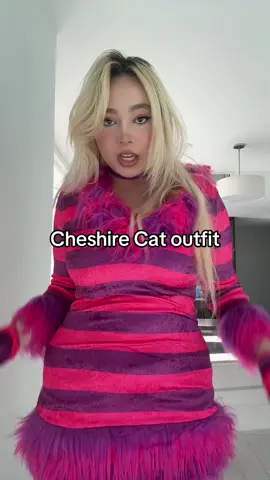 #aliceinwonderland #cheshirecat #halloweencostume #elenasainte #elena 