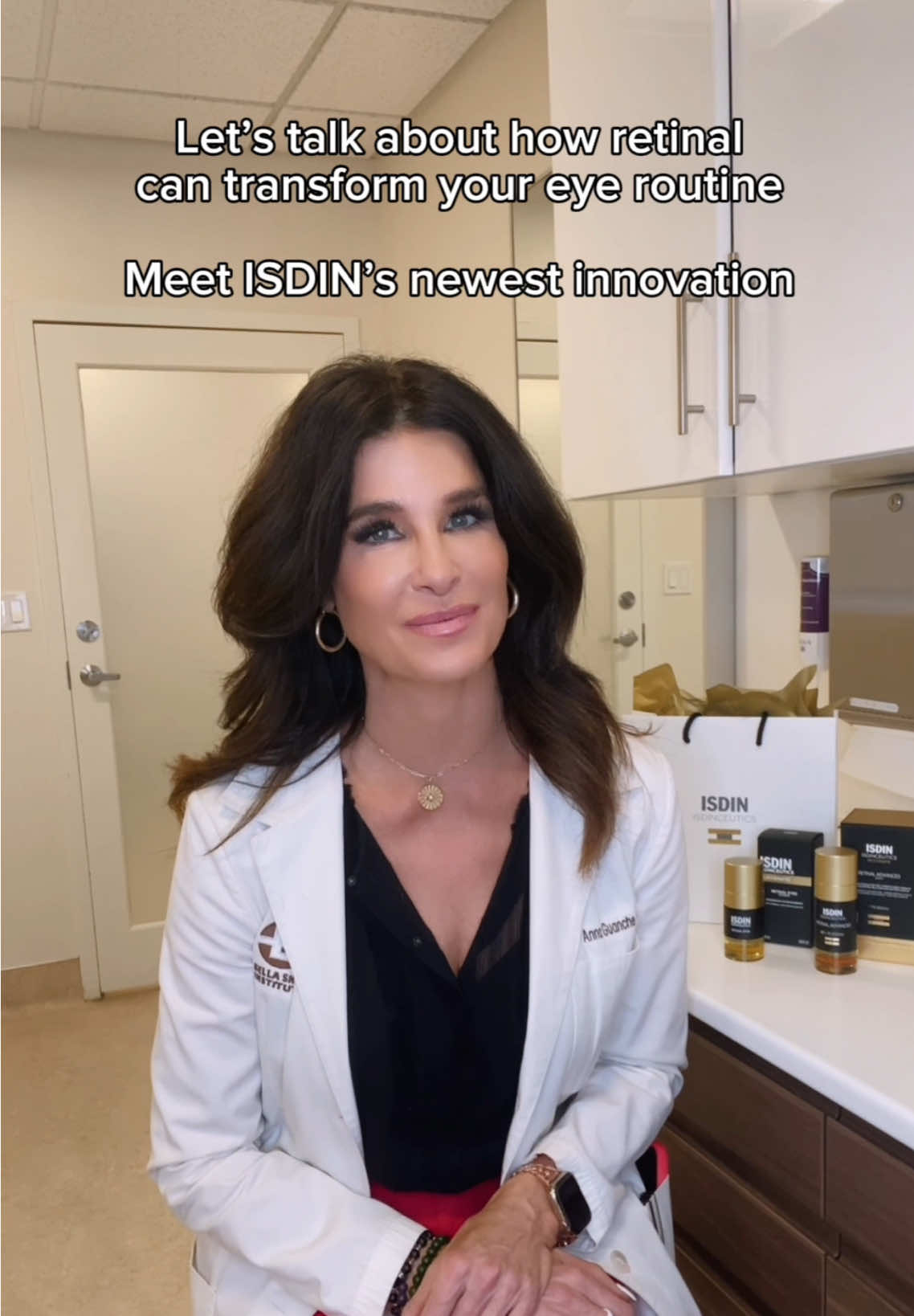 Meet your new eye essential 👁️✨Formulated with retinaldehyde, 3x more powerful than retinol — to help target the 5 signs of eye aging. With its innovative biphasic packaging, this formula stays potent and protected so you can start seeing visible results in as little as 2 weeks. 💛 @isdinusa #isdinretinaleyes #isdinpartner 