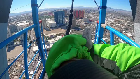 I can’t believe it still 🤣🥰 #skyjumplasvegas #lasvegas #thestrat 